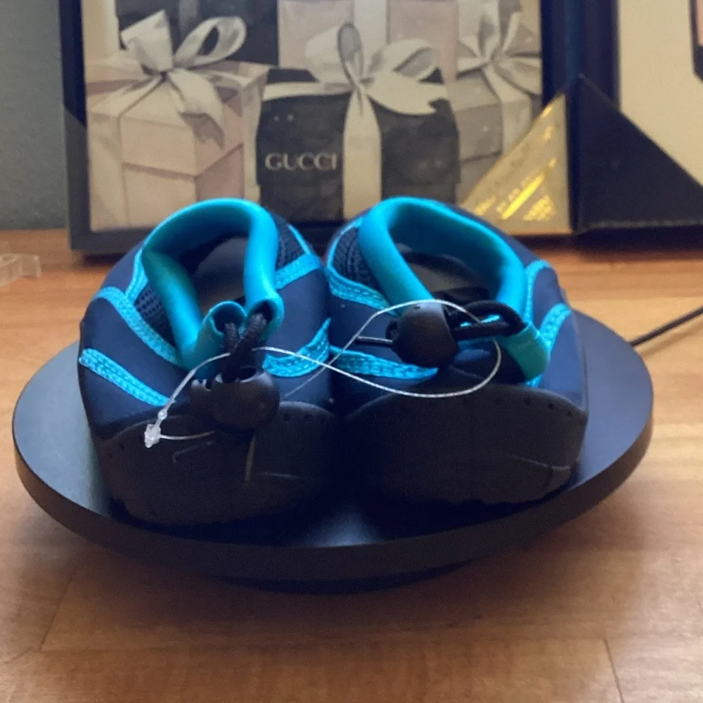 Sea Sox Blue Water Shoes size 4